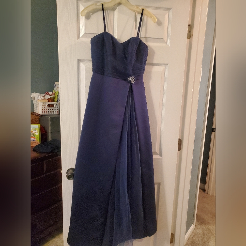 Elegant Navy Blue Evening Gown